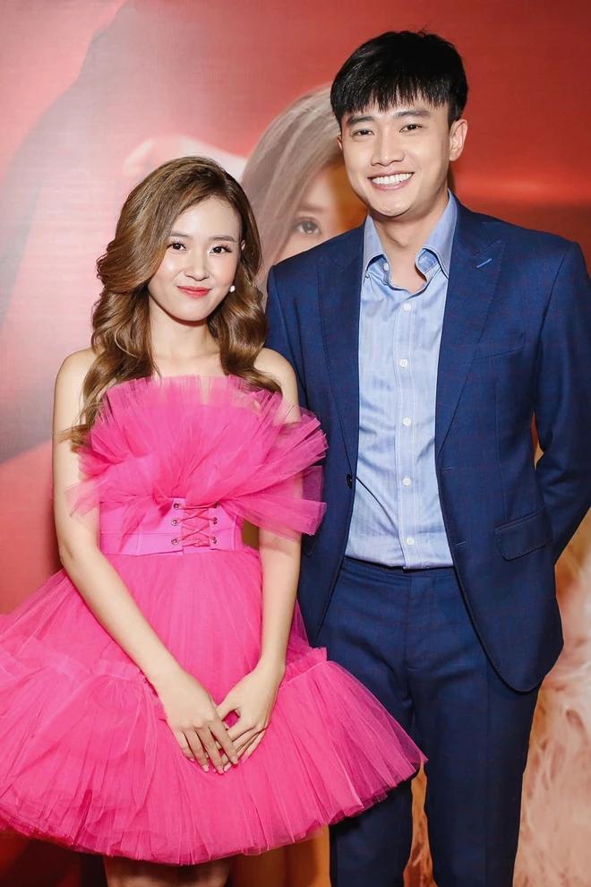 Midu lên xe hoa: 3 người bạn đặc biệt phản ứng thế nào?-3