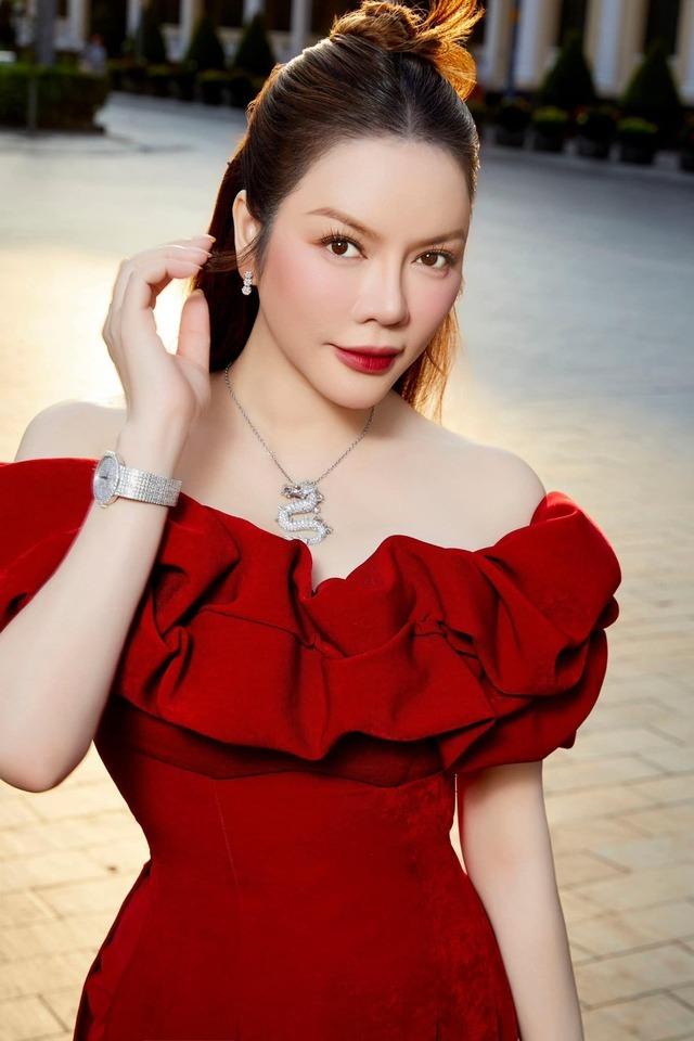 Lý Nhã Kỳ lại khiến dân tình xuýt xoa với viên kim cương tím 22 triệu USD-4