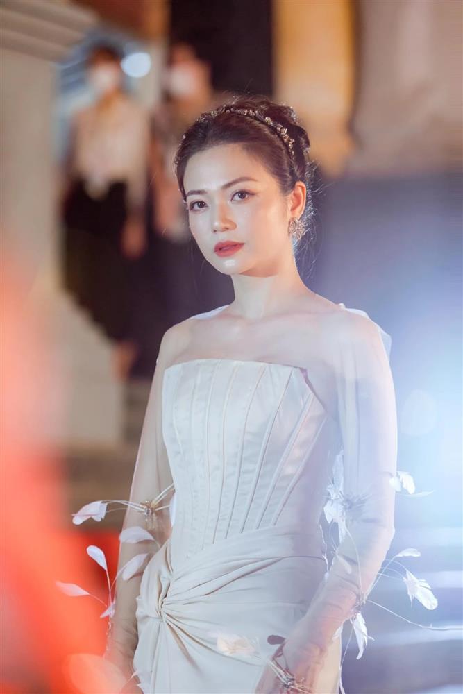 Ngỡ ngàng nhan sắc Kiều Anh sau 23 năm: U45 lão hóa ngược, gây sốt vì bức ảnh bị thời gian bỏ quên-5