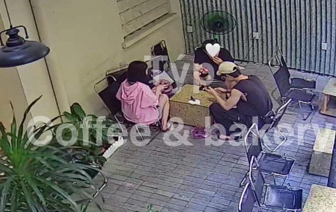 Cực hot: Nam thần Cõng Anh Mà Chạy đang ở Nha Trang, nhìn ảnh chụp vội mà soái hút hồn!-2