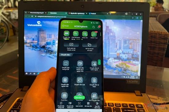Vụ mất 11,9 tỷ trong tài khoản Vietcombank: Ngăn app 'lạ' từ Nhật rút trộm tiền