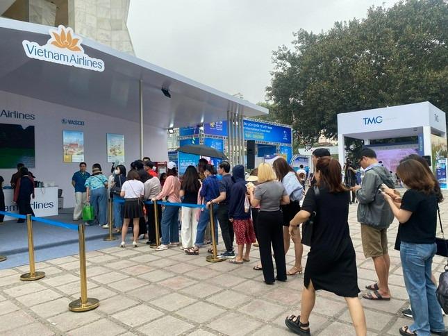 Cách nào đi du lịch bằng máy bay chi phí thấp?-2