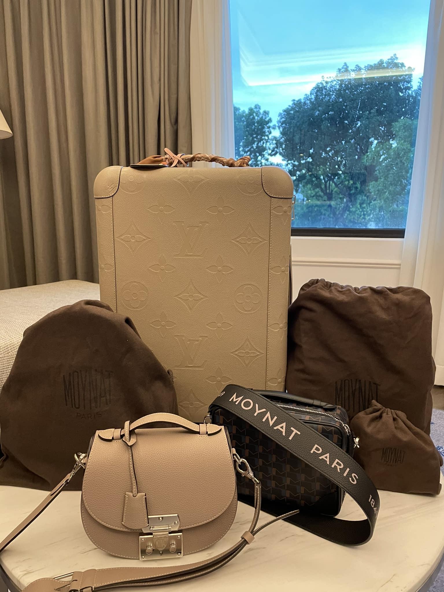 Soi tủ đồ hiệu toàn hàng khủng của Midu trước khi lấy chồng doanh nhân-13