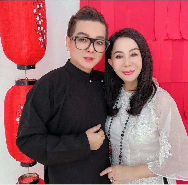 Hai ca sĩ Việt kết hôn 20, 30 năm không con cái vẫn hạnh phúc ái ân bên bạn đời-1