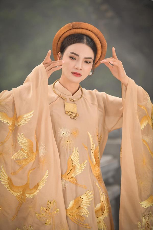 Nhan sắc đời thực nữ NSND trẻ tuổi nhất, được cả dòng họ tự hào về tài năng-8