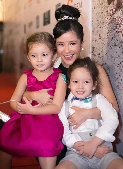 Những ‘Rồng con’ nhà Sao Việt tuổi 12: Con trai Hồng Nhung gây chú ý với mái tóc dài ngang lưng, con gái Phạm Quỳnh Anh được ví như ‘thần đồng’-1