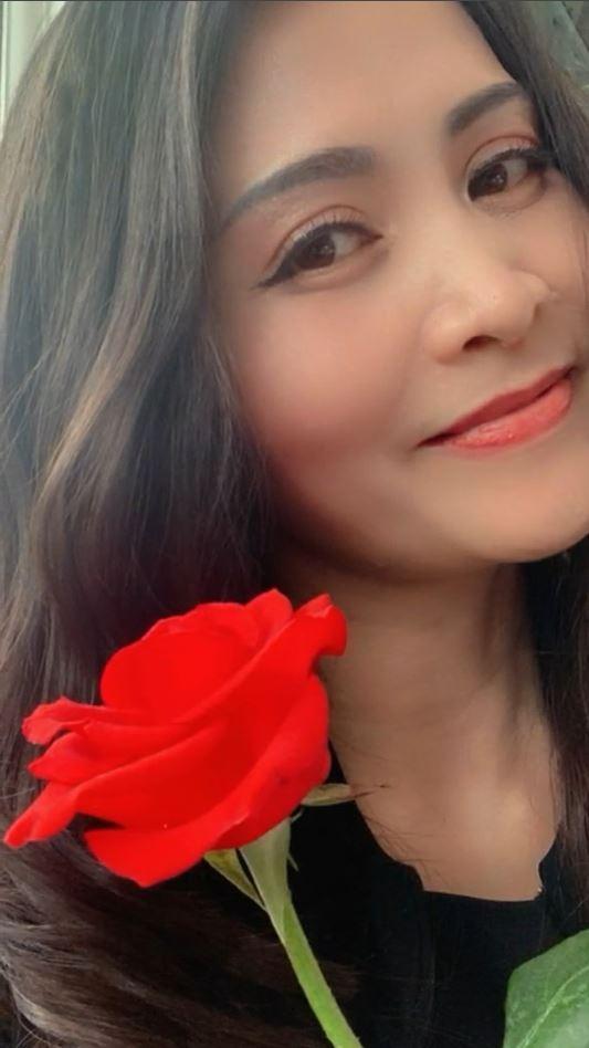 Yêu 4 năm, chồng Tây chuẩn men bỗng biến thành phụ nữ; vợ chấp nhận, bỏ xứ theo chồng rồi vỡ mộng cờ hoa-5