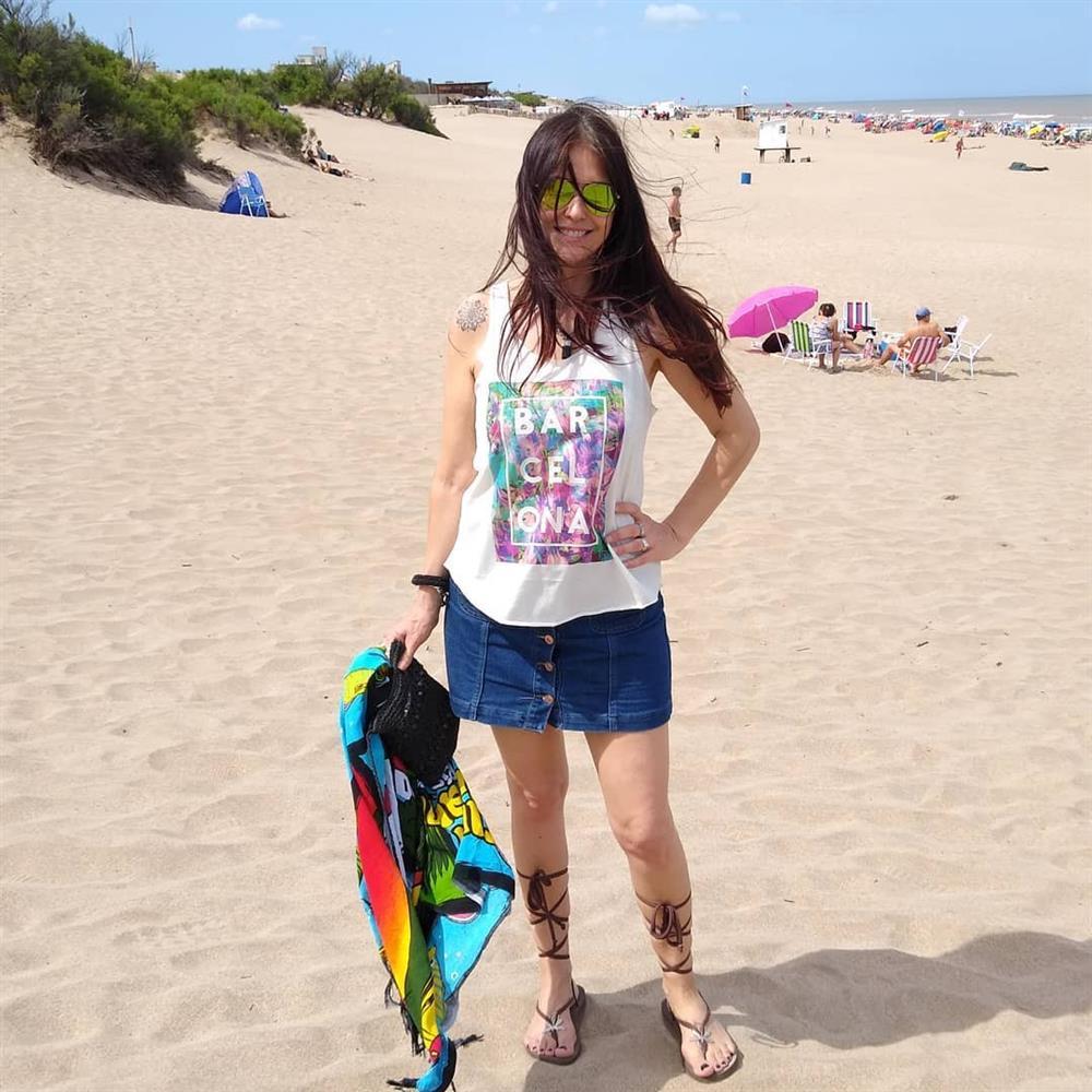 Cụ bà 60 tuổi là luật sư, nhà báo nói được 4 thứ tiếng đăng quang hoa hậu-6