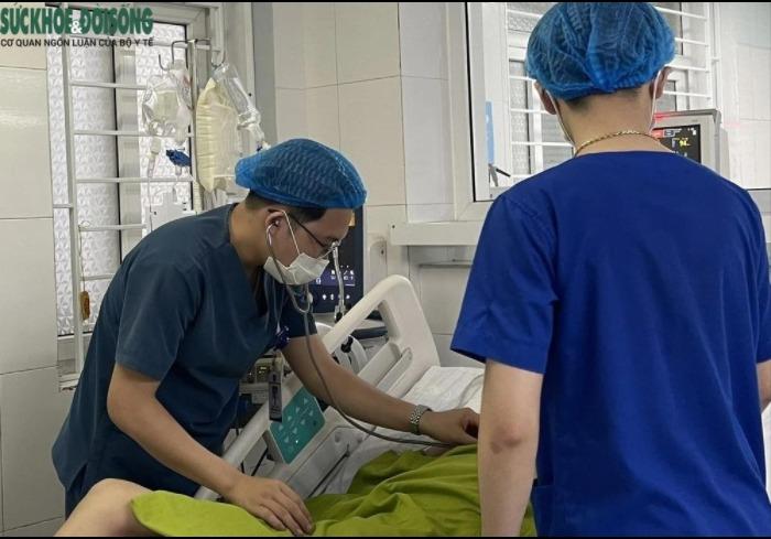 Cập nhật mới tình hình sức khỏe nam sinh lớp 8 bị đánh chết não: Tổn thương nặng nên điều trị khó khăn, bác sĩ mong 1 phép màu-1