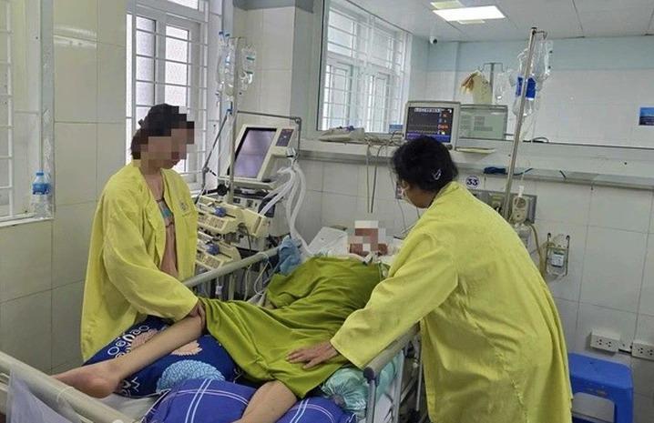 Cập nhật mới tình hình sức khỏe nam sinh lớp 8 bị đánh chết não: Tổn thương nặng nên điều trị khó khăn, bác sĩ mong 1 phép màu-2