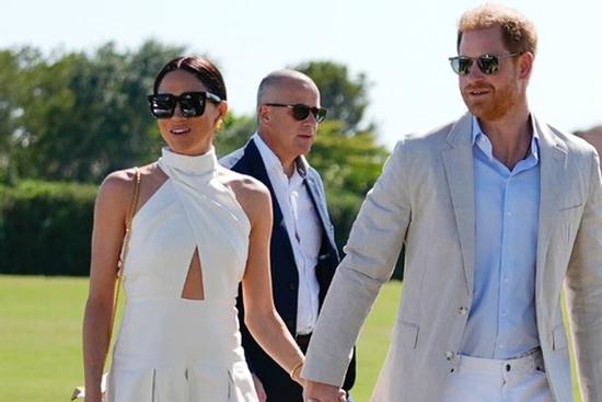 Harry sau quyết định mang tính tự hủy với Hoàng gia Anh