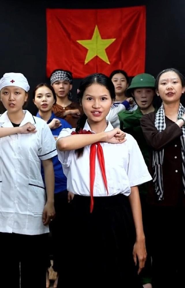 Trào lưu ‘biến hình trên nền bài hát Khát vọng tuổi trẻ gây sốt mạng dịp 30/4-2