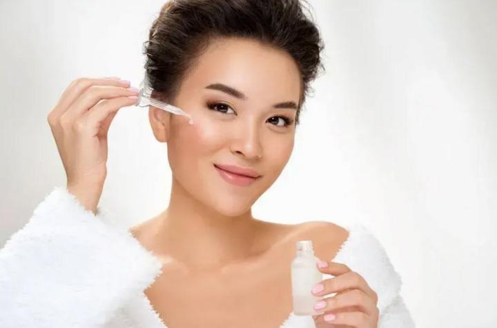 Sau khi bôi serum bao lâu thì dùng kem chống nắng?-1