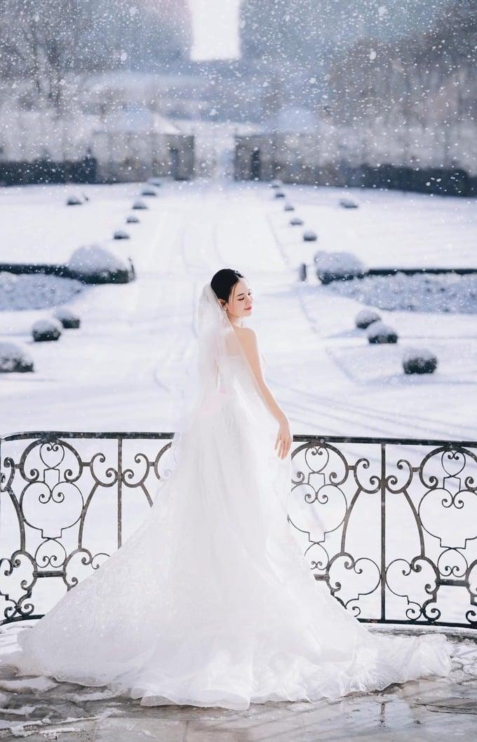 Midu tiết lộ chuyện chụp ảnh cưới ở Paris, người địa phương còn bất ngờ vì chi tiết hiếm xảy ra-2