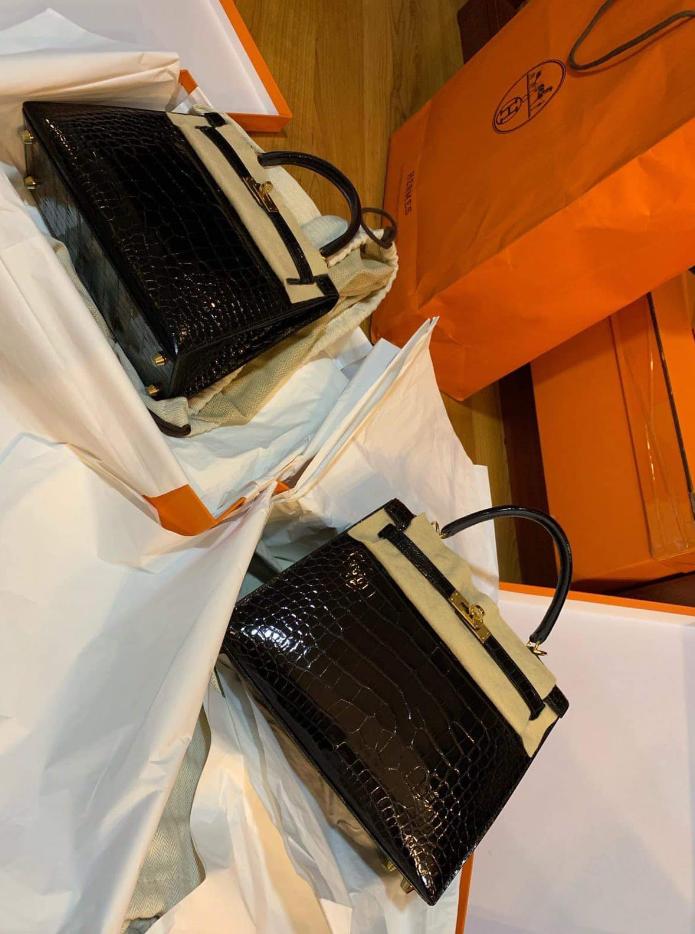 Vượt Hằng Túi, đại gia Hà thành làm mẹ năm 21 tuổi có 7 con, mua đồ hiệu không cần nhìn giá-9