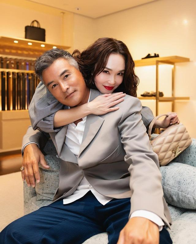 Dương Quá - Tiểu Long Nữ đẹp nhất màn ảnh: Chồng tóc bạc trắng, vợ vẫn trẻ đẹp, 25 năm yêu như cổ tích-1