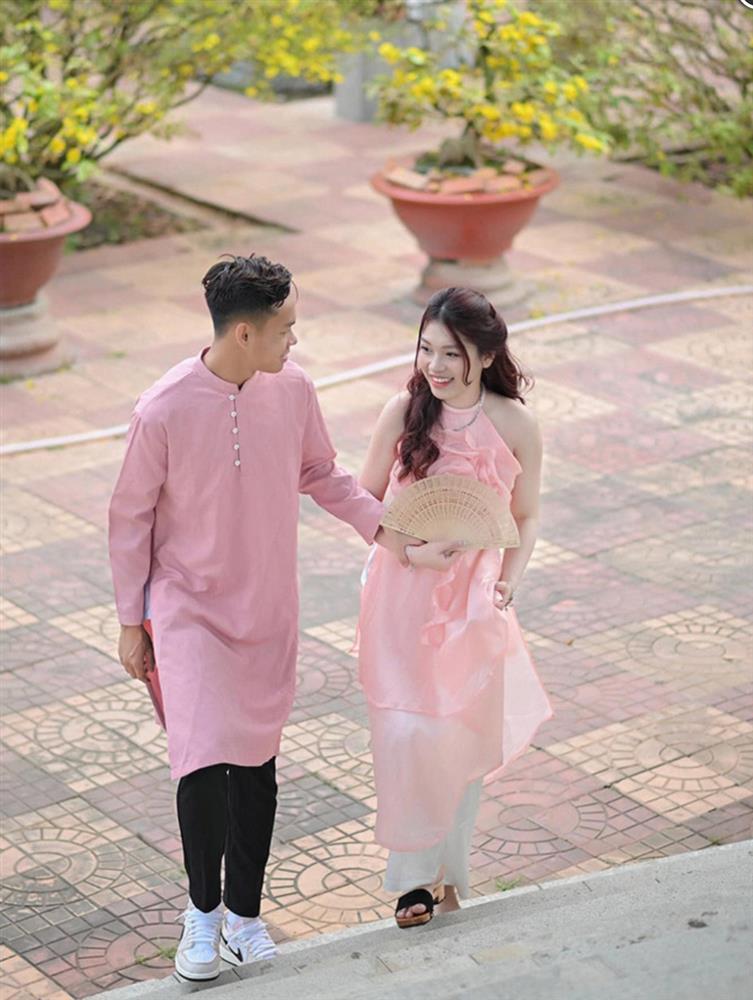 Chân dung bà xã mới cưới của tiền đạo đắt giá nhất tuyển U23 Việt Nam-1
