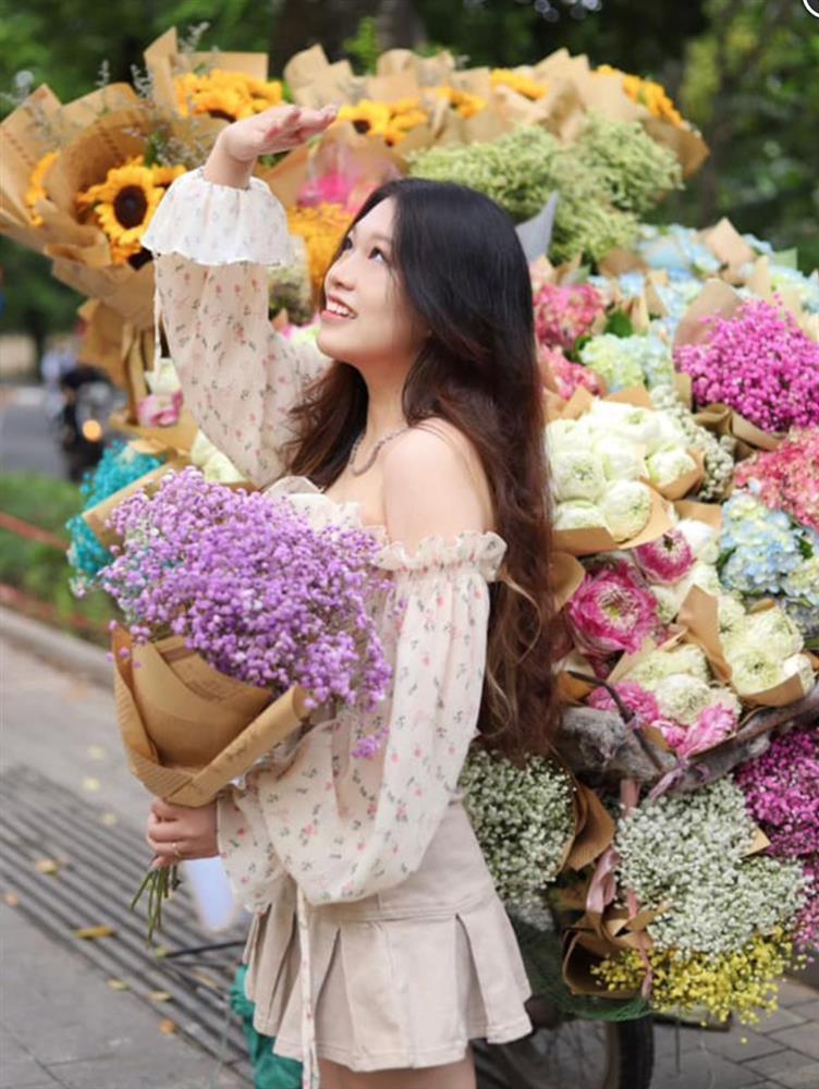 Chân dung bà xã mới cưới của tiền đạo đắt giá nhất tuyển U23 Việt Nam-6