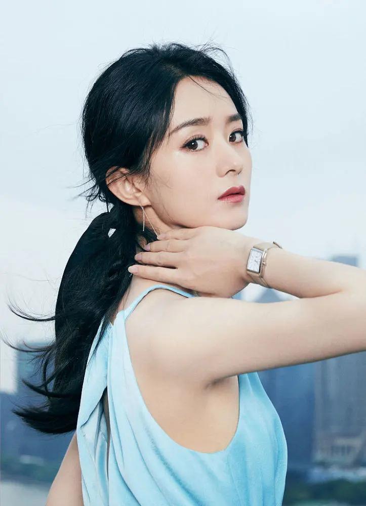 Triệu Lệ Dĩnh bị đào ảnh lúc đen nhẻm, lưng gù tại một sự kiện-3