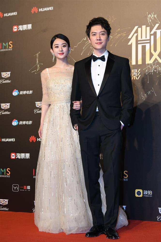 Triệu Lệ Dĩnh bị đào ảnh lúc đen nhẻm, lưng gù tại một sự kiện-7