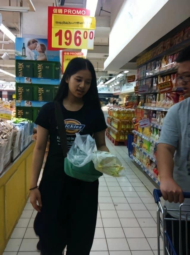 Bất ngờ với loạt ảnh thời da đen nhẻm của Trương Tịnh Nghi, có còn xứng danh nàng thơ của Cbiz?-1