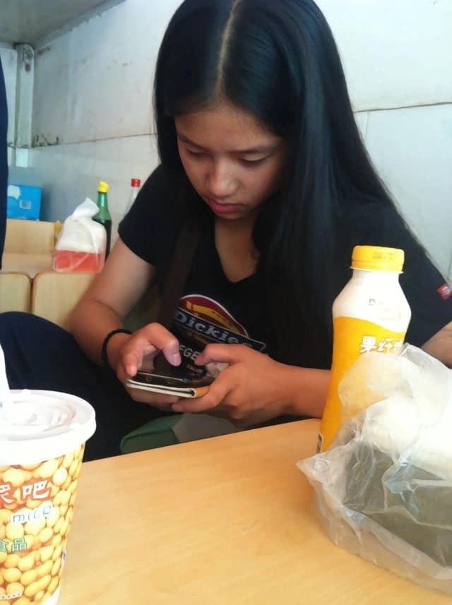 Bất ngờ với loạt ảnh thời da đen nhẻm của Trương Tịnh Nghi, có còn xứng danh nàng thơ của Cbiz?-2