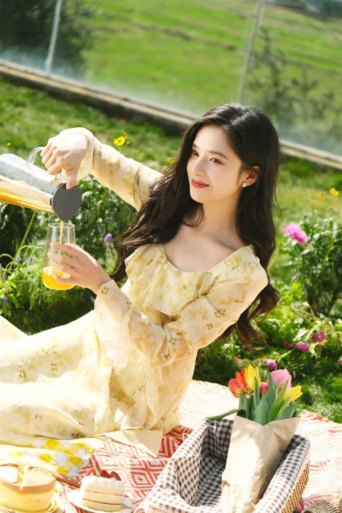 Bất ngờ với loạt ảnh thời da đen nhẻm của Trương Tịnh Nghi, có còn xứng danh nàng thơ của Cbiz?-8