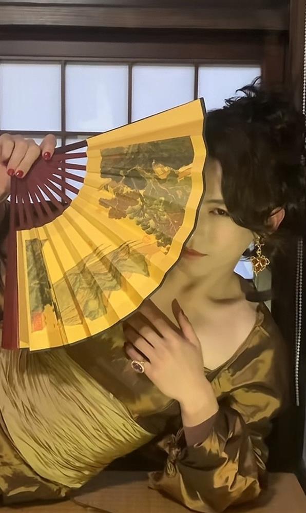 Hot boy mạng vào vai nam nhân bị ăn gạch, vừa giả nữ đã gây chấn động vì đẹp kinh diễm-5