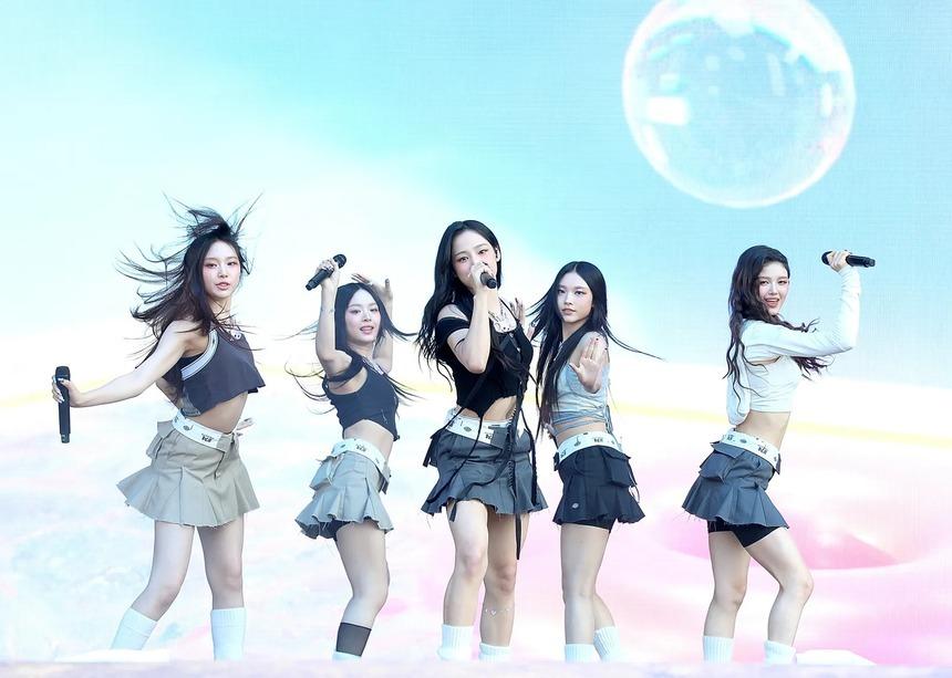 Lộ bằng chứng HYBE ghẻ lạnh NewJeans ngay giữa bão scandal đấu tố?-2