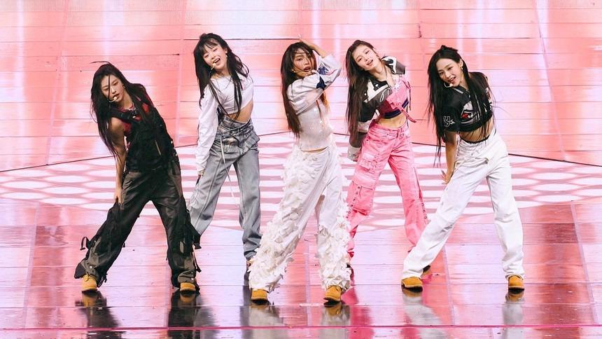 Lộ bằng chứng HYBE ghẻ lạnh NewJeans ngay giữa bão scandal đấu tố?-3