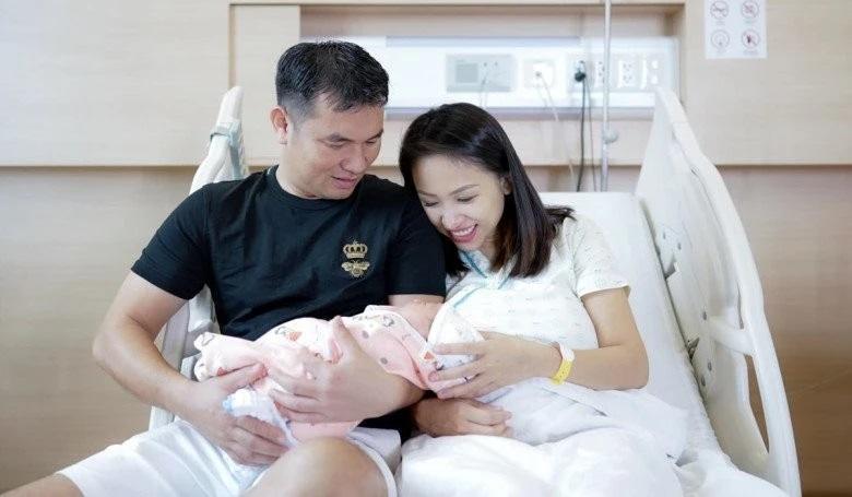 Sau hôn nhân đổ vỡ, 3 mỹ nhân Việt hạnh phúc viên mãn khi tái hôn, bầu lần 2 được chồng cưng như trứng mỏng-14