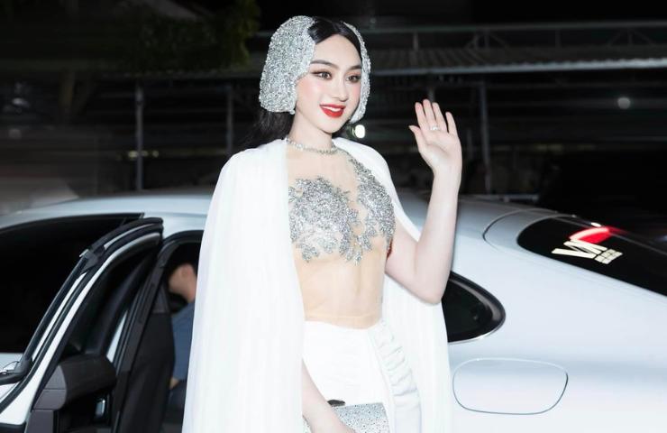 Lâm Khánh Chi, Trần Đức Bo mê mặc quần ngắn 20cm, váy xẻ sâu sau khi chi tiền tỷ dao kéo-3