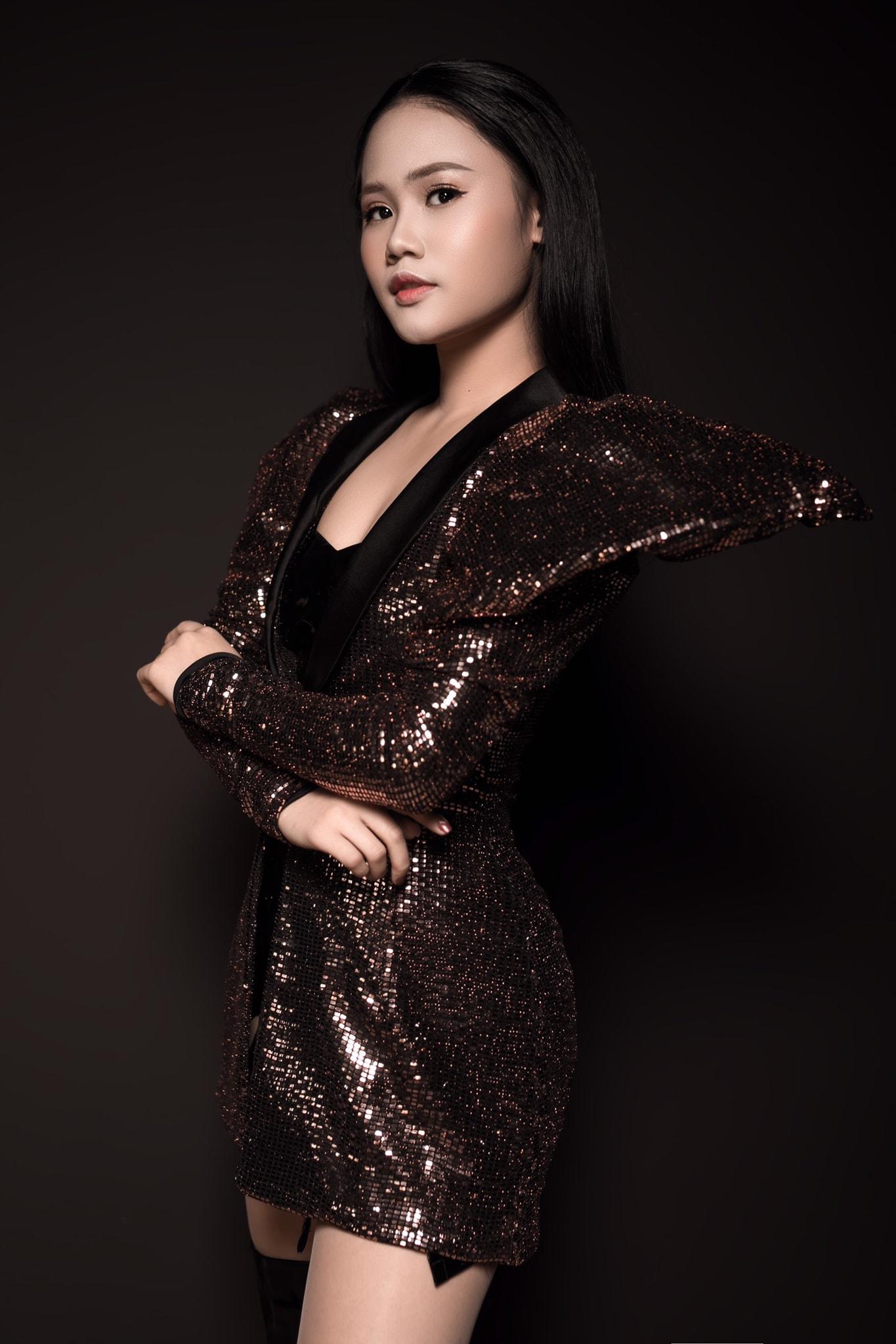 Nhan sắc xinh đẹp con gái lớn của Tú Dưa với mối tình đầu-8