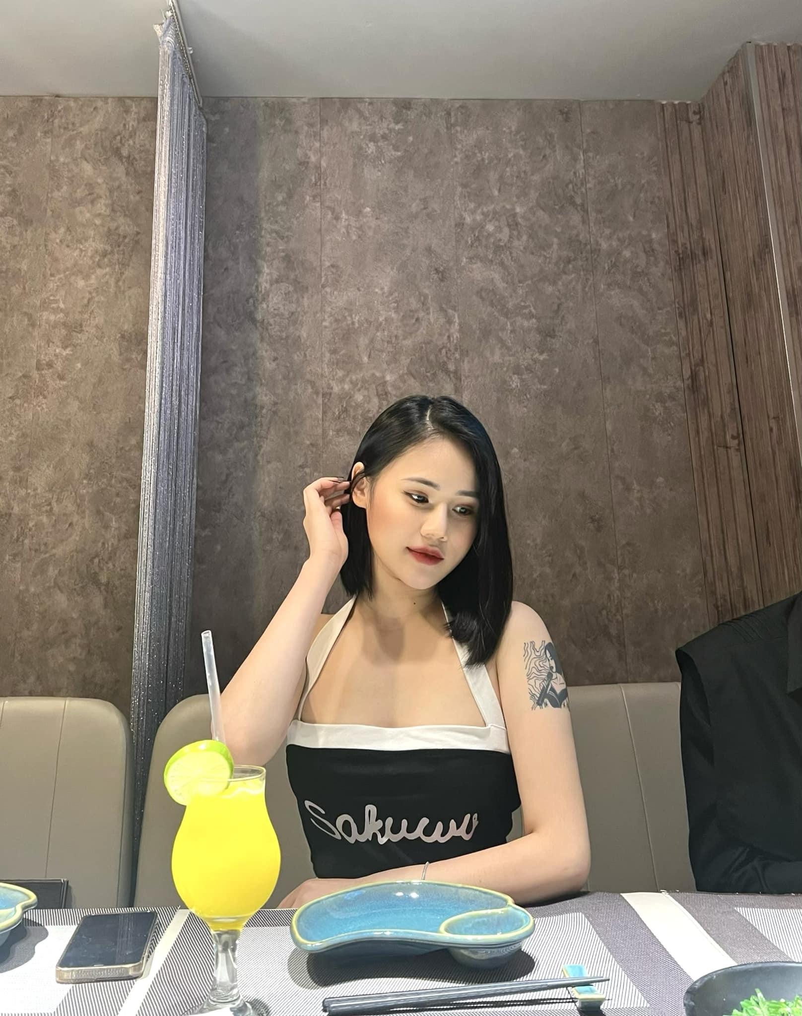 Nhan sắc xinh đẹp con gái lớn của Tú Dưa với mối tình đầu-16