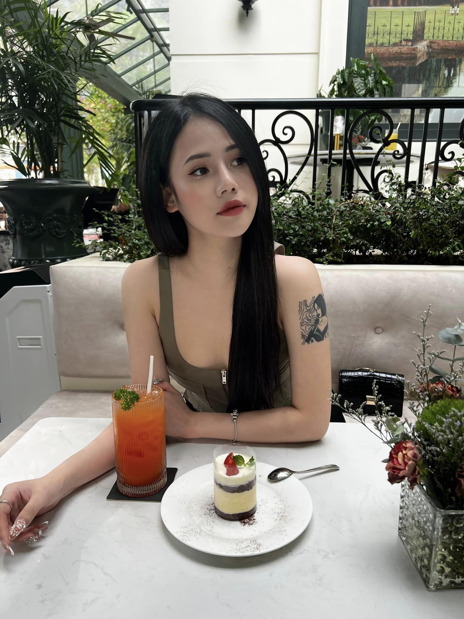 Nhan sắc xinh đẹp con gái lớn của Tú Dưa với mối tình đầu-13