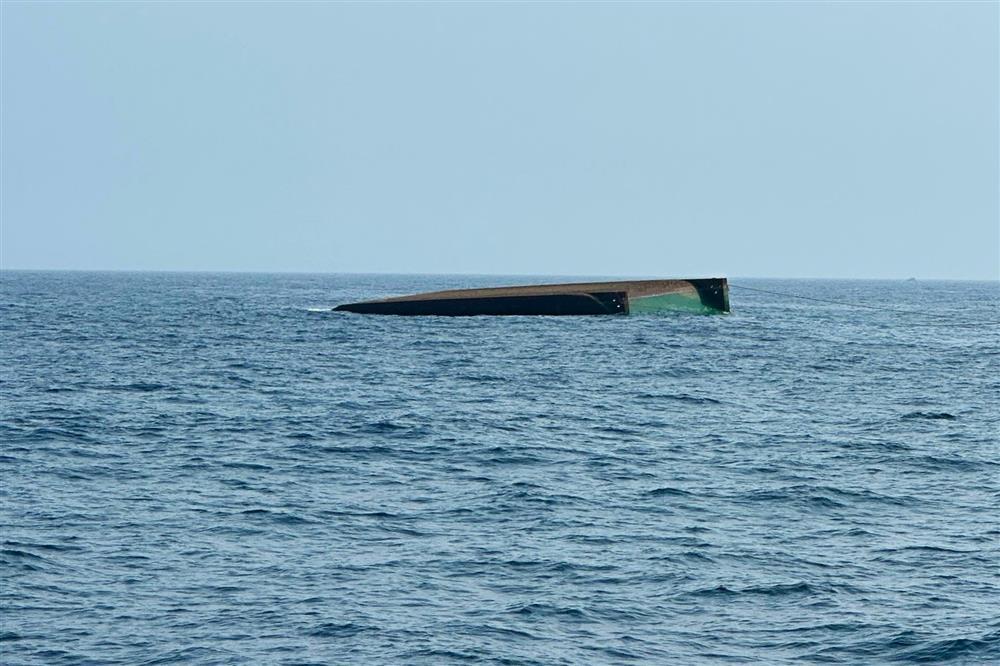 Tìm thấy thi thể thứ 4 trong vụ chìm sà lan trên biển Quảng Ngãi-2