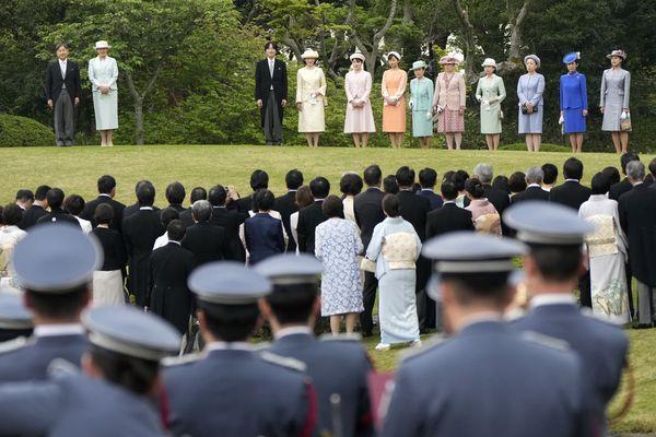 Hoàng gia Nhật Bản tổ chức tiệc mùa xuân: Hai công chúa rạng rỡ chiếm trọn spotlight-1