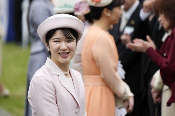 Hoàng gia Nhật Bản tổ chức tiệc mùa xuân: Hai công chúa rạng rỡ chiếm trọn spotlight-7