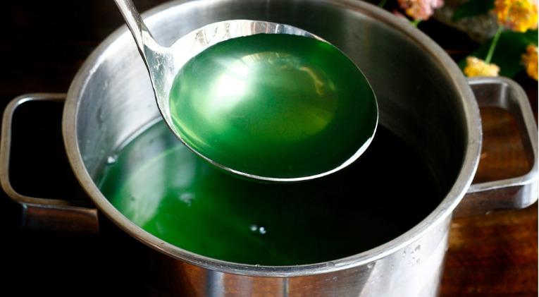 Nước luộc rau muống màu xanh sẫm báo hiệu điều gì?-1