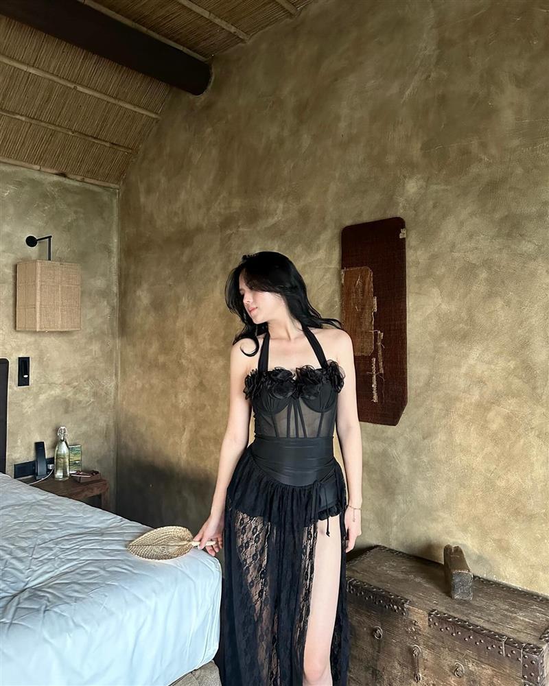 Ghen tị vóc dáng gái 1 con trông mòn con mắt của vợ cầu thủ Thành Chung-2