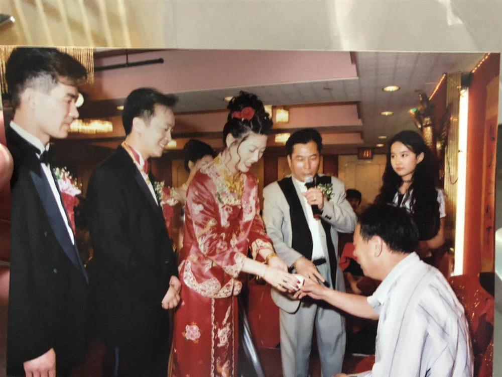 Bức ảnh 24 năm trước của Lưu Diệc Phi bị đào lại gây sốt cõi mạng-2