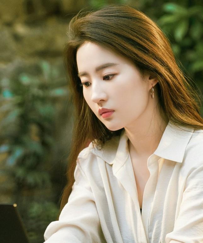 Bức ảnh 24 năm trước của Lưu Diệc Phi bị đào lại gây sốt cõi mạng-7