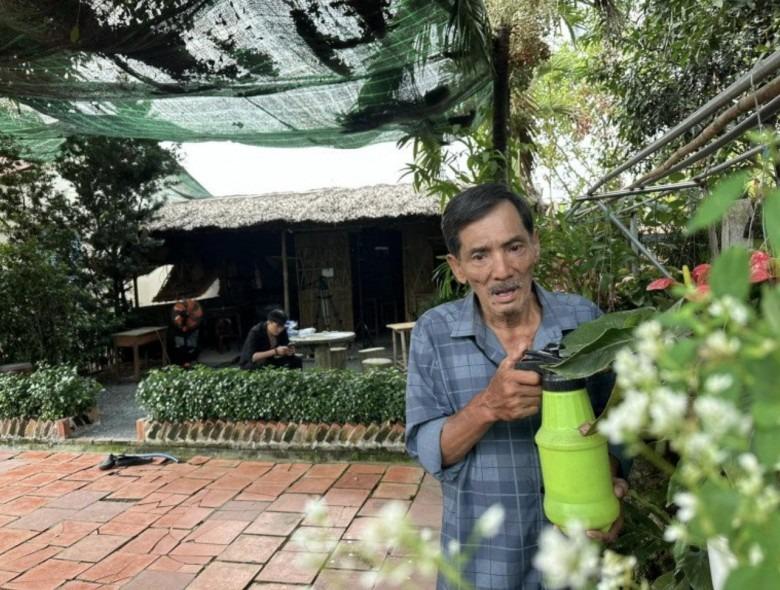 Người cưu mang Thương Tín 2 năm bàng hoàng vì không liên lạc được, mới đưa ra bến xe, điện thoại của nam diễn viên đã tò te-2