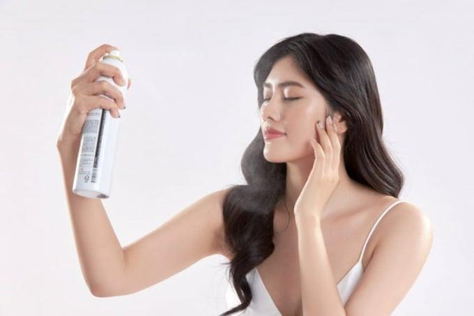 Xịt khoáng đem lại vô vàn lợi ích cho da nhưng 80% chị em bỏ quên-1