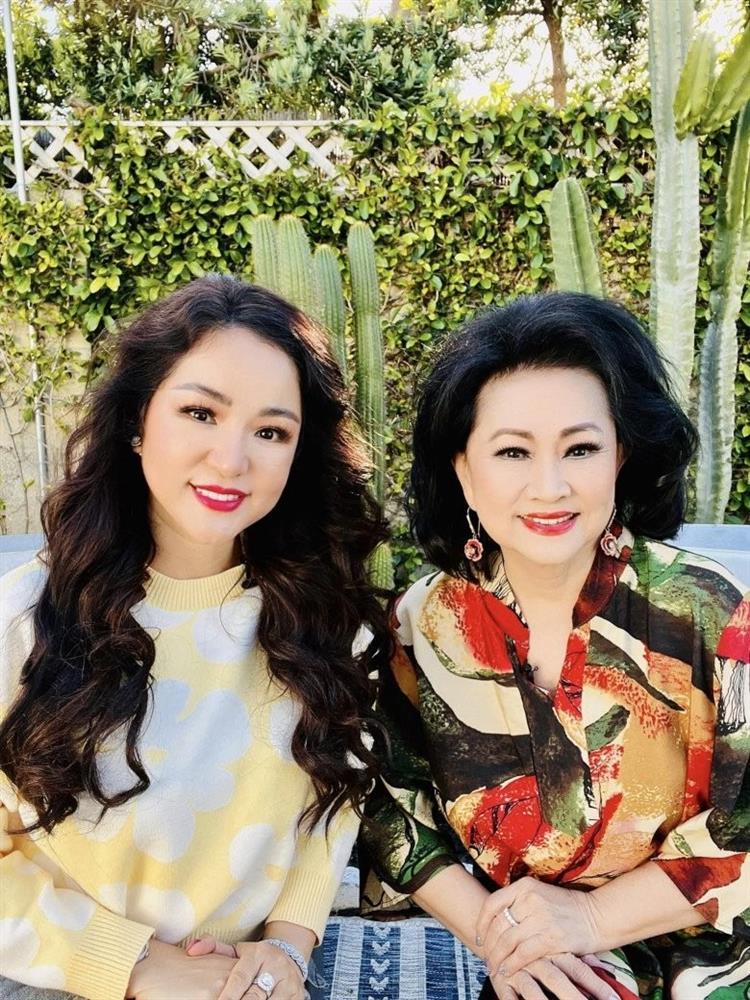 Cuộc đời của nữ nghệ sĩ mua xe ô tô đầu tiên ở Việt Nam, ở tuổi 71 vẫn khỏe mạnh, nhuận sắc, cuộc sống hiện tại như ‘tu tại gia’-1