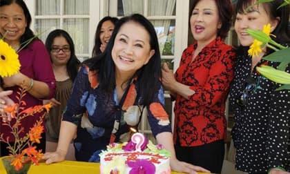 Cuộc đời của nữ nghệ sĩ mua xe ô tô đầu tiên ở Việt Nam, ở tuổi 71 vẫn khỏe mạnh, nhuận sắc, cuộc sống hiện tại như ‘tu tại gia’-9