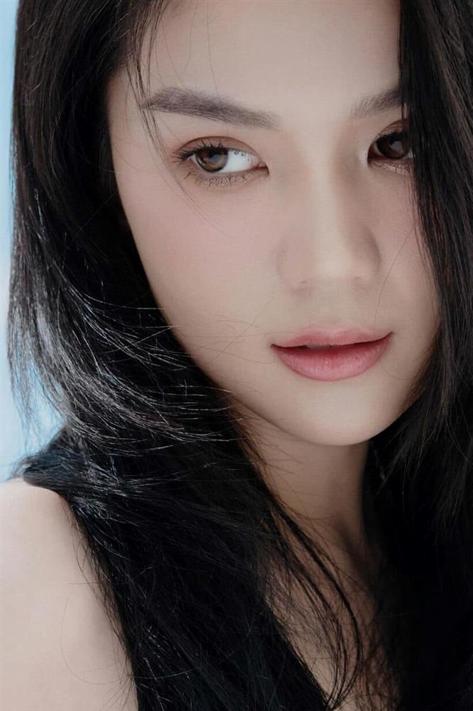 Ngọc Trinh khoe khéo nhan sắc, để lộ dấu hiệu tăng cân-3