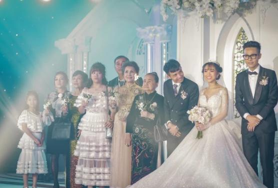 Mina Phạm từng căng như dây đàn với con gái Minh Nhựa, giờ lên chức bà ngoại trẻ nhất showbiz, thân thiết với con chồng-7