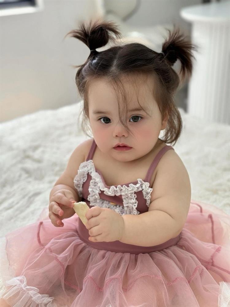 Cặp đôi đồng tính Bi Bảo và Múi Xù chi 1 tỷ thụ tinh con đầu lòng lai Tây, giờ 1 tuổi trông như búp bê-5