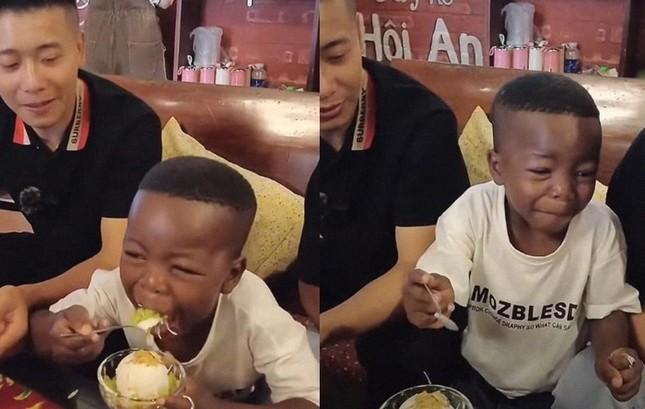 Cùng Quang Linh Vlogs về Việt Nam, idol giới trẻ Lôi Con nhận được sự quan tâm đặc biệt-4